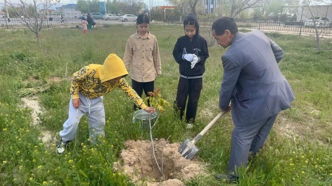 ТАЗА ҚАЗАҚСТАН: МЕКТЕП ҰЖЫМЫ МЕН ОҚУШЫЛАРЫ ТАЗАЛЫҚ АКЦИЯСЫ